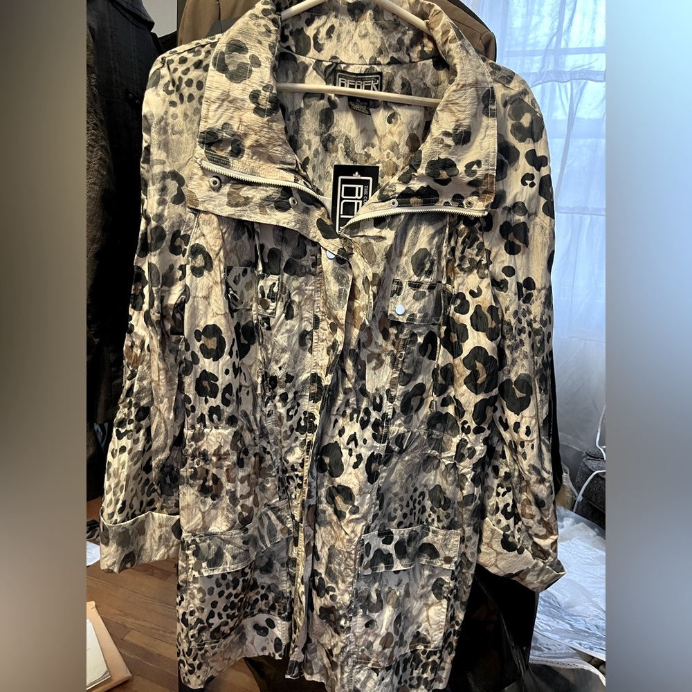 Berek Women’s animal print jacket. Size Large.